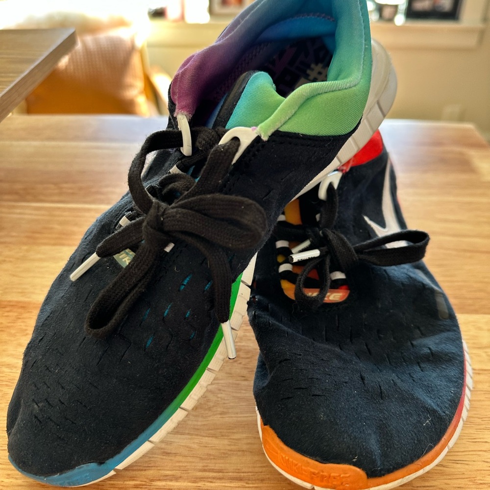 Rare Nike Free Run OV #BeTrue Rainbow Trainer